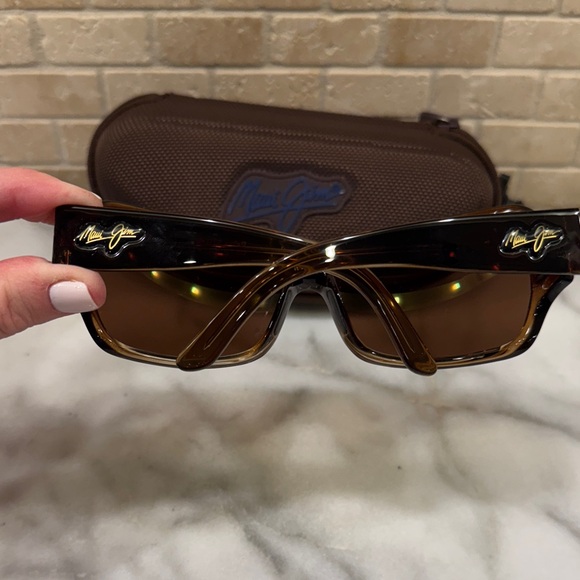 Maui Jim Palms Super Thin Glass Chocolate Polarized Wrap Sunglasses with Case - Picture 4 of 16